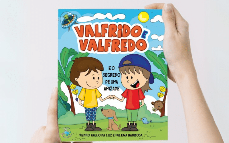 Capa do livro infantil Valfrido e Valfredo, mostrando dois meninos na escola, abordando bullying, virtudes e amizade